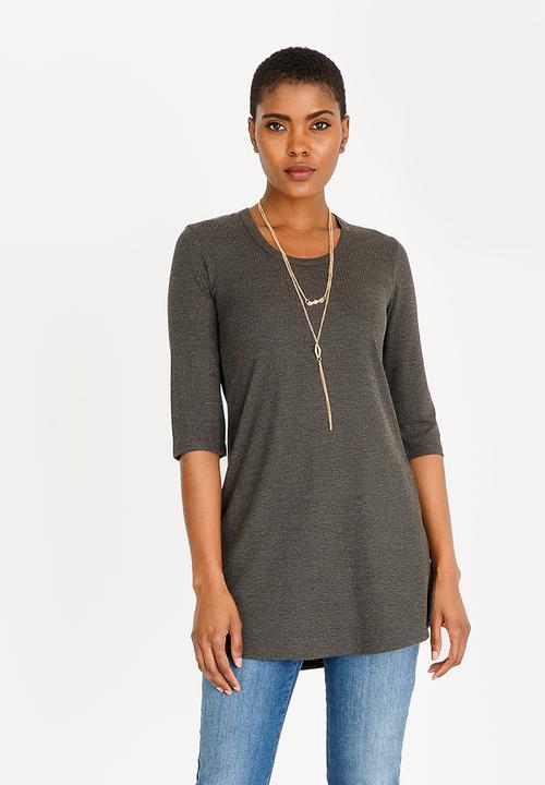 edit - 3/4 Sleeve top with chain - grey