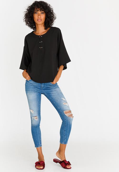 STYLE REPUBLIC - Neckline Detail Blouse Black