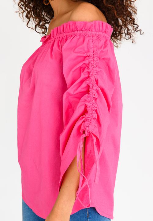 Revenge - Off shoulder Top Mid Pink