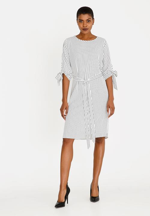 edit - Tie Sleeve Shift Dress Black and White