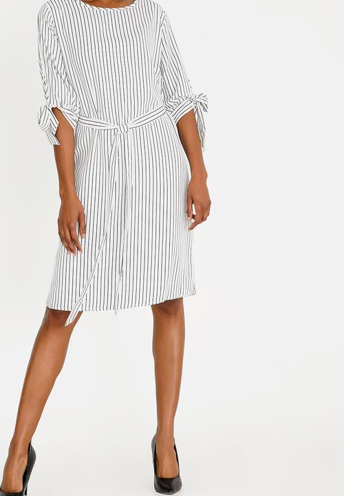 edit - Tie Sleeve Shift Dress Black and White