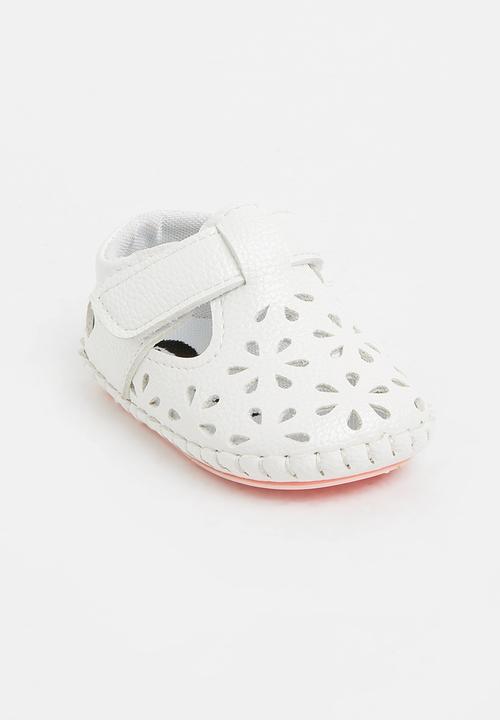 Pop Candy - Velcro Strap Pump Cream