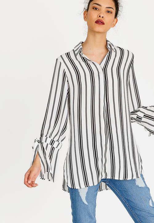 STYLE REPUBLIC - Tie Sleeve Shirt Black and White