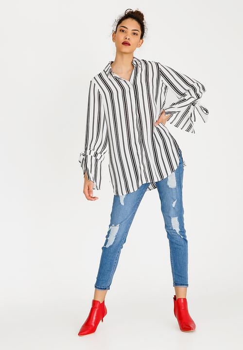 STYLE REPUBLIC - Tie Sleeve Shirt Black and White