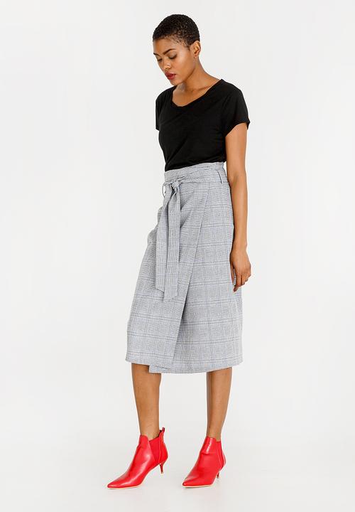 STYLE REPUBLIC - Highwaisted Wrap Skirt Grey
