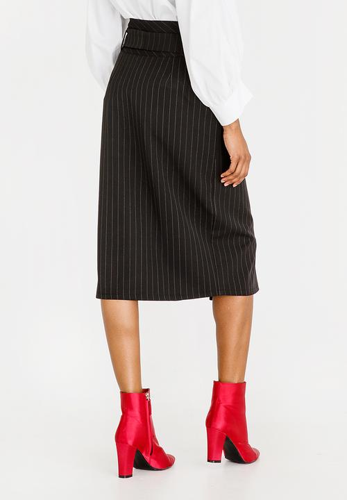 STYLE REPUBLIC - Highwaisted Wrap Skirt Black