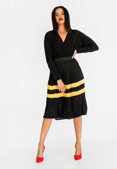 STYLE REPUBLIC - Pleated Midi Skirt Black