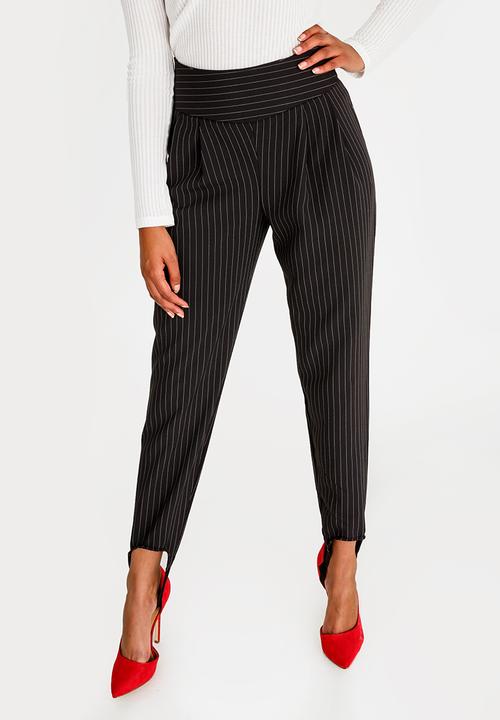 STYLE REPUBLIC - Highwaisted Stirrup Pants Black