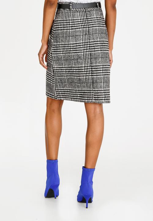 STYLE REPUBLIC - Belted Skirt Black