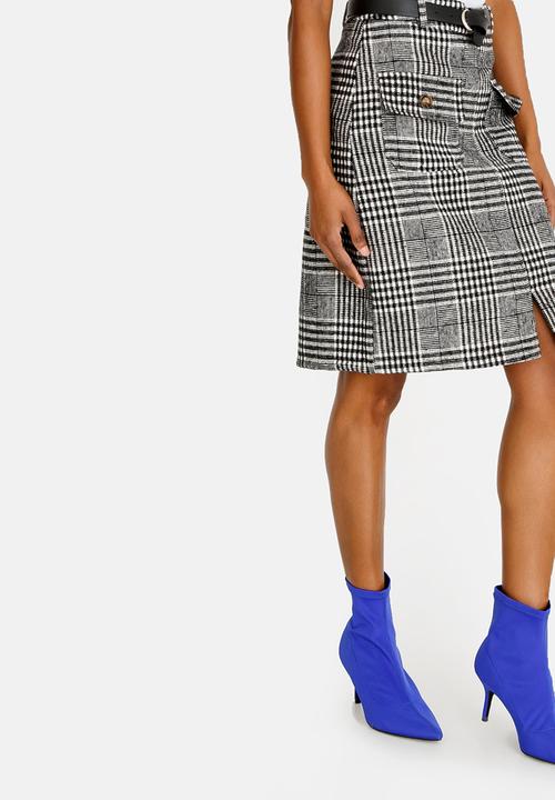 STYLE REPUBLIC - Belted Skirt Black
