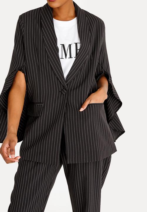 STYLE REPUBLIC - Bell Sleeve Blazer Black
