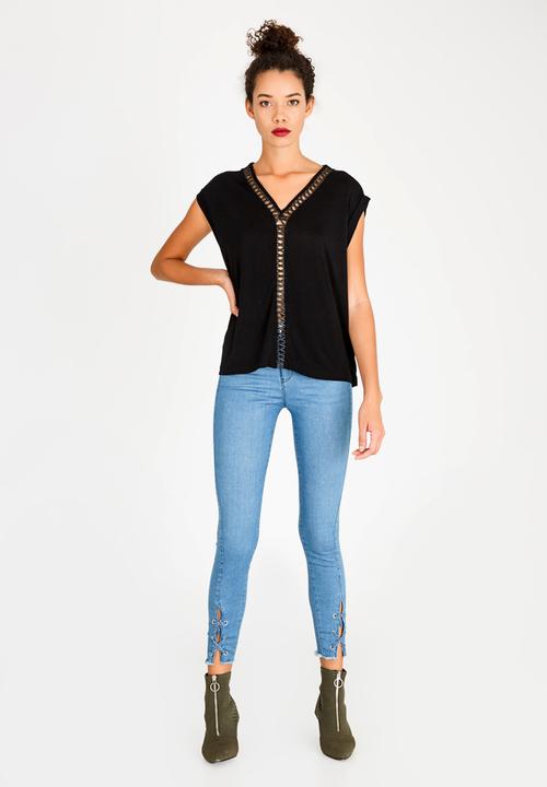 STYLE REPUBLIC - Top With Leather Like Insets Black