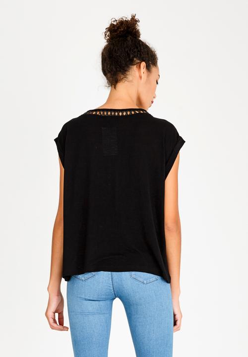 STYLE REPUBLIC - Top With Leather Like Insets Black