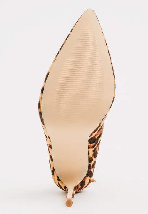 STYLE REPUBLIC - Leopard Courts with Tassel Detail Multi-colour