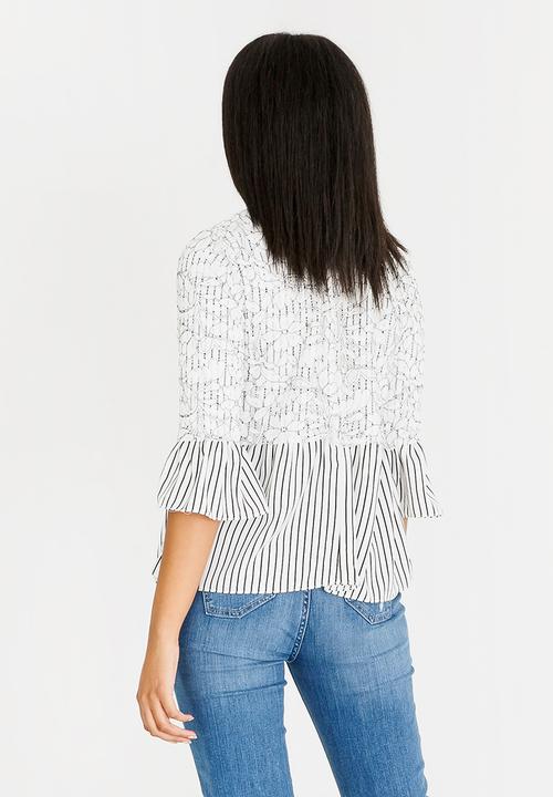 STYLE REPUBLIC - Lace Detail Babydoll Top Black and White