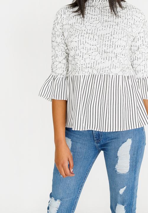 STYLE REPUBLIC - Lace Detail Babydoll Top Black and White