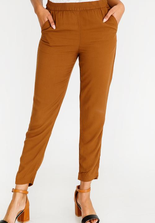 edit - Ankle Grazer Jogger Pants Brown