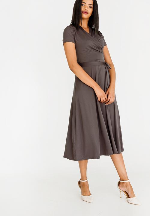 edit - Short Sleeve Fit and Flare Dress Charcoal