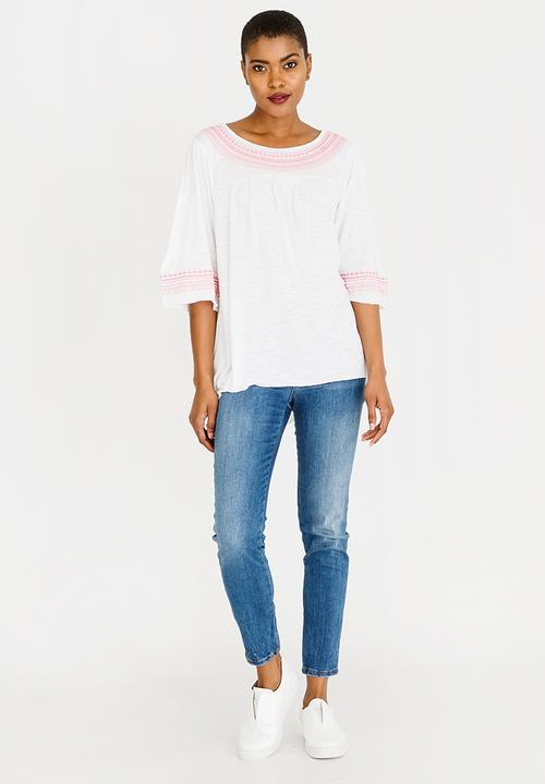 edit - 3/4 Sleeve Top with Embroidery Detail White