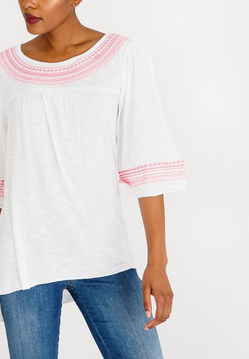 edit - 3/4 Sleeve Top with Embroidery Detail White