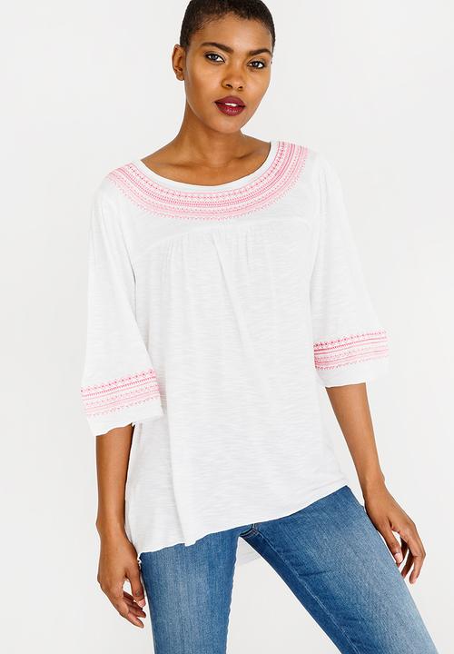 edit - 3/4 Sleeve Top with Embroidery Detail White