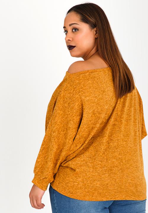 STYLE REPUBLIC PLUS - Off the Shoulder Top Yellow