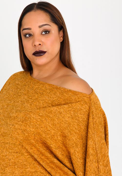 STYLE REPUBLIC PLUS - Off the Shoulder Top Yellow