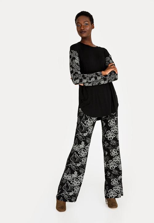 Sway - Split Hem Top Black