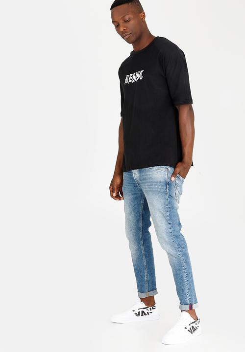 Resist - Basic T-shirt With Resist Tattoo Print Black