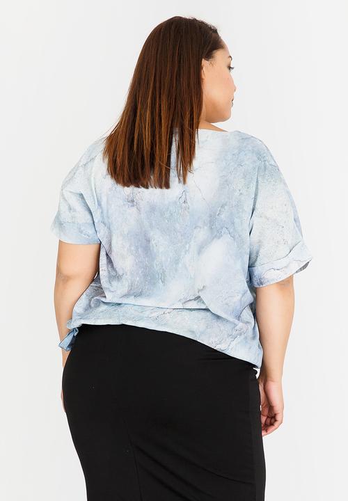 edit Plus - Printed V-Neck Shell Top Blue