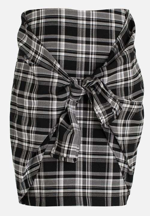 Rebel Republic - Front Tie Detail Skirt Black and White