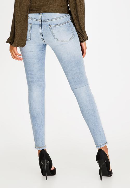 STYLE REPUBLIC - Pearl Detail Skinny Jeans Pale Blue
