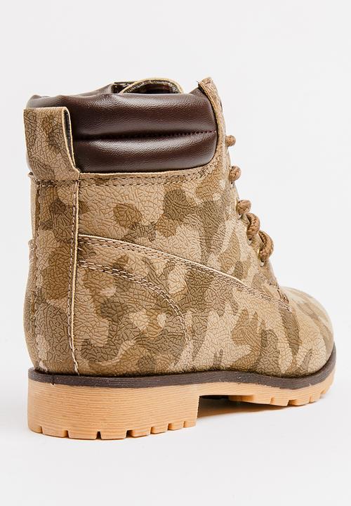 Foot Focus - Lace Up Boots Multi-colour