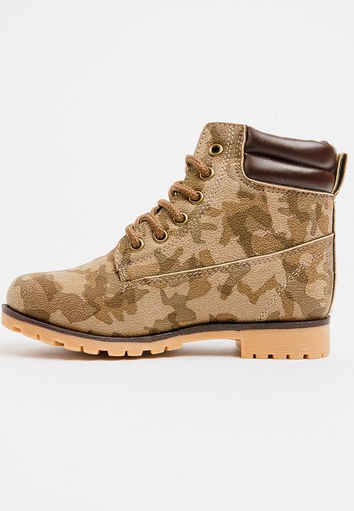 Foot Focus - Lace Up Boots Multi-colour