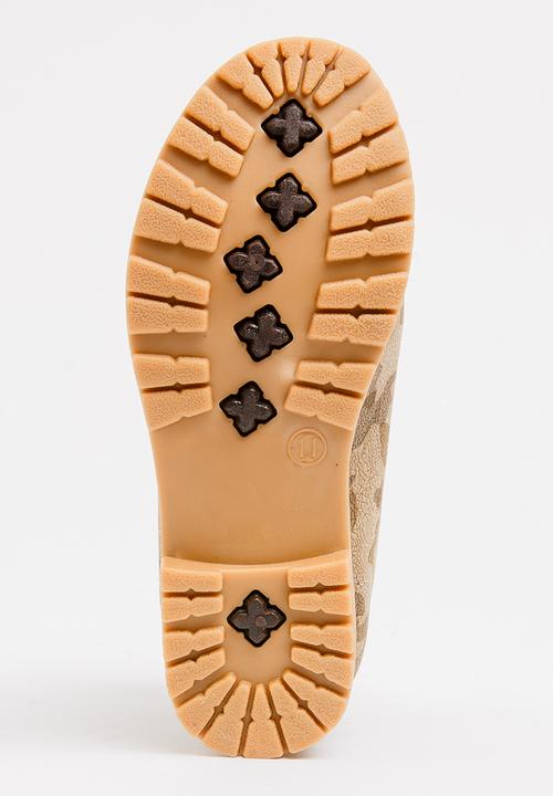 Foot Focus - Lace Up Boots Multi-colour