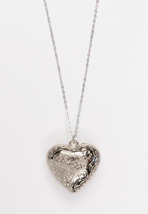 Jewels and Lace - Heart Necklace Silver
