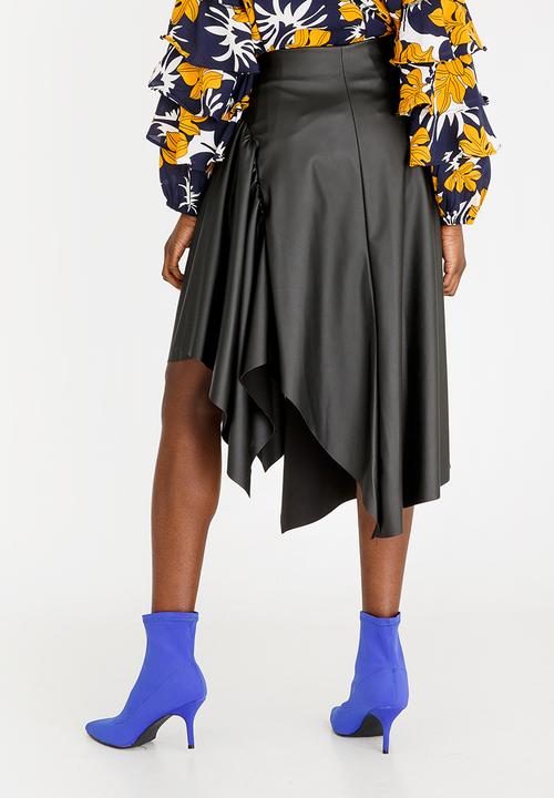 STYLE REPUBLIC - Leather Like Asymmetrical Skirt Black
