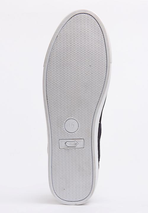 STYLE REPUBLIC - Eyelet PU Sneakers Navy & White
