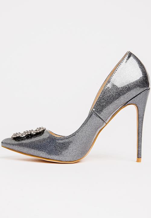 Miss Black - Manolo Court Heels Grey
