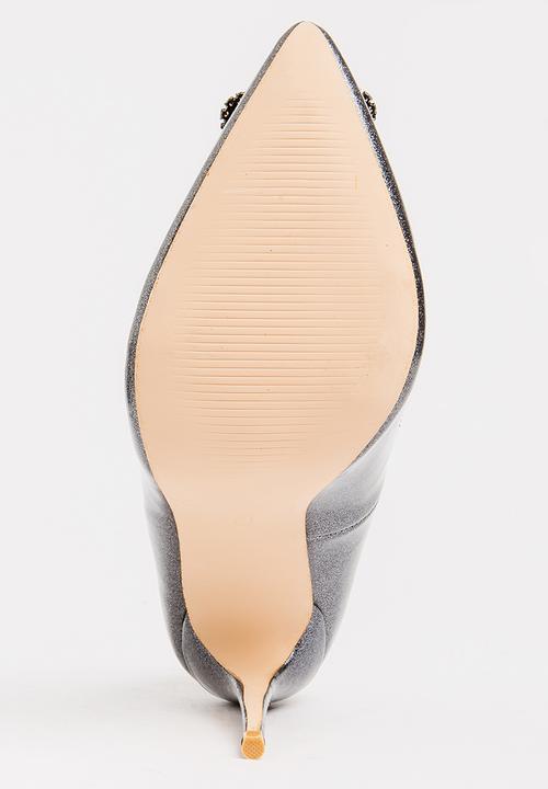 Miss Black - Manolo Court Heels Grey