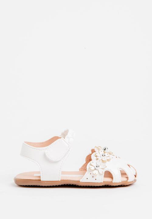 Pop Candy - Flower detailed with velcro strap closure sandal - white
