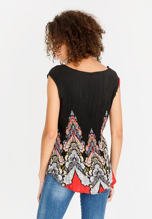 Revenge - Floral Top with Pearl Detail Black