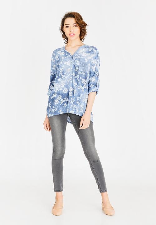 Revenge - 3/4 Sleeve Top Blue