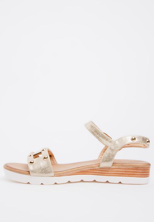 Butterfly Feet - Zhi Open Toe Wedges Gold