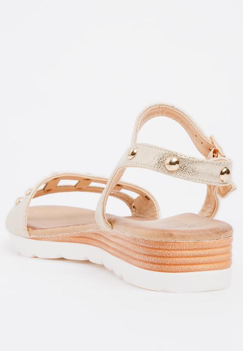 Butterfly Feet - Zhi Open Toe Wedges Gold