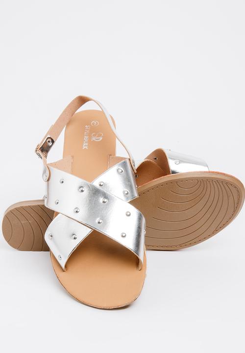 STYLE REPUBLIC - Studded double band sandal- silver