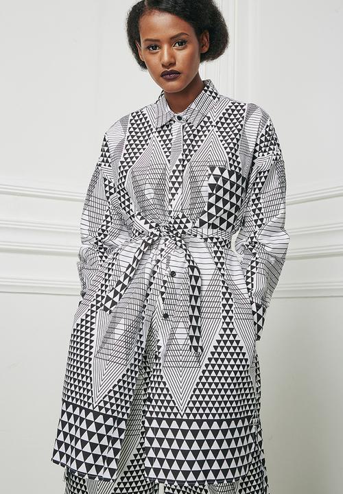 Chulaap - Diamond Print Maxi Shirt Black and White