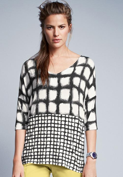 Next - T-shirt with Cut-out Detail Black/White Black and White
