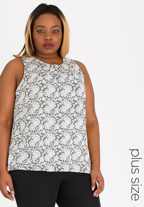 Revenge - Scoop Neck Sleeveless Blouse Cream