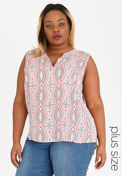 Revenge - Diamond Print Sleeveless Blouse Pale Pink